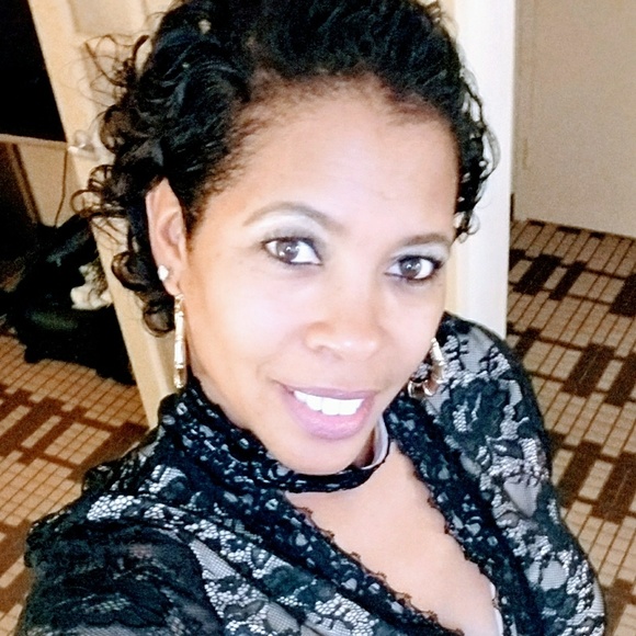 Meet your Posher, Trina - Picture 2 of 3